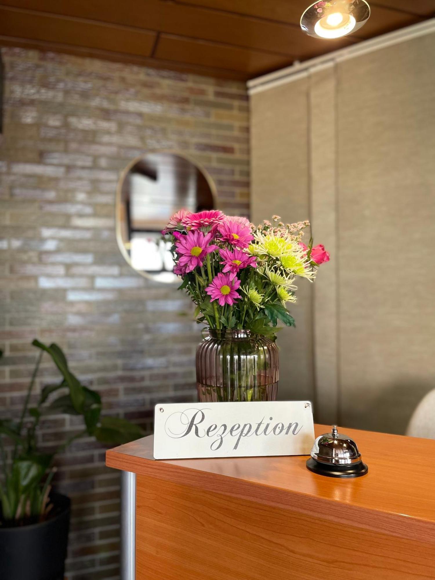 Hotel-Pension Hommen 科布倫茨 外观 照片